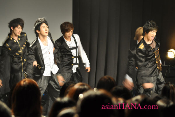 http://www.asian-hana.com/u-kiss1.jpg