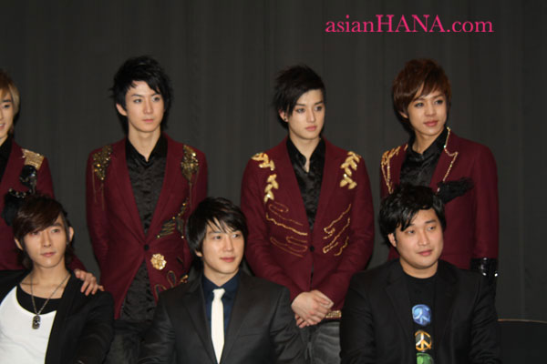 http://www.asian-hana.com/ukiss1-1.jpg